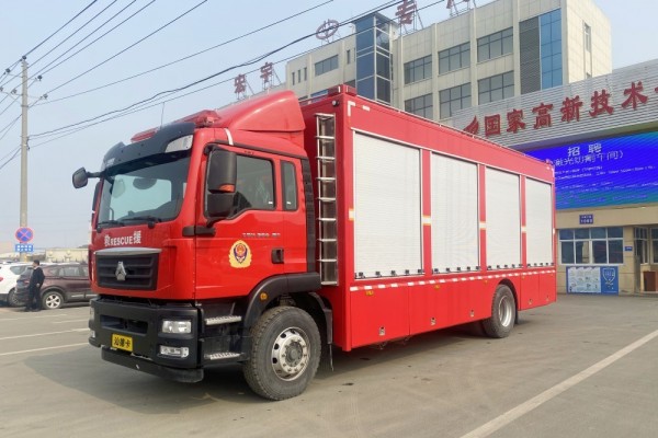 汕德卡救險(xiǎn)車